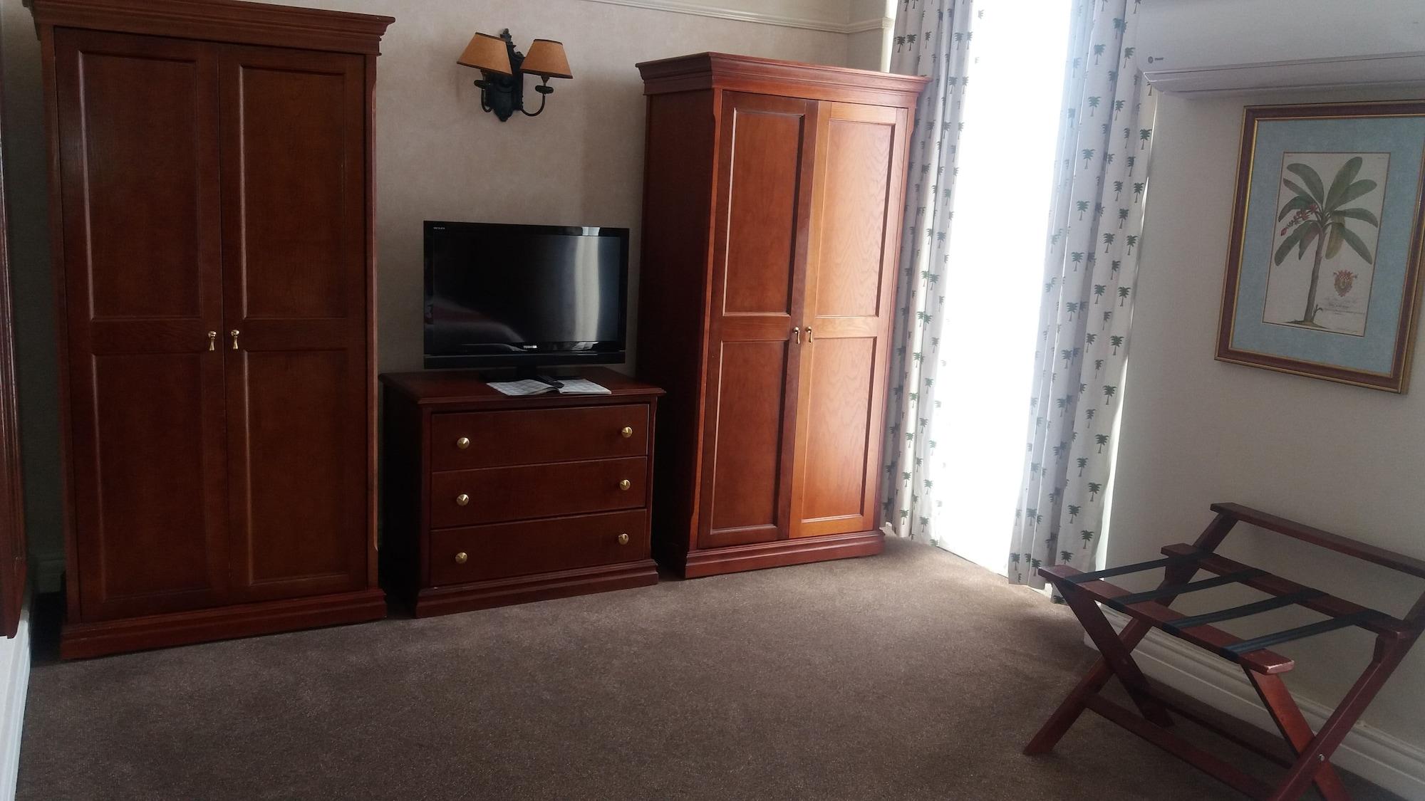 Hotel The Balmoral - Halaal Durban Esterno foto
