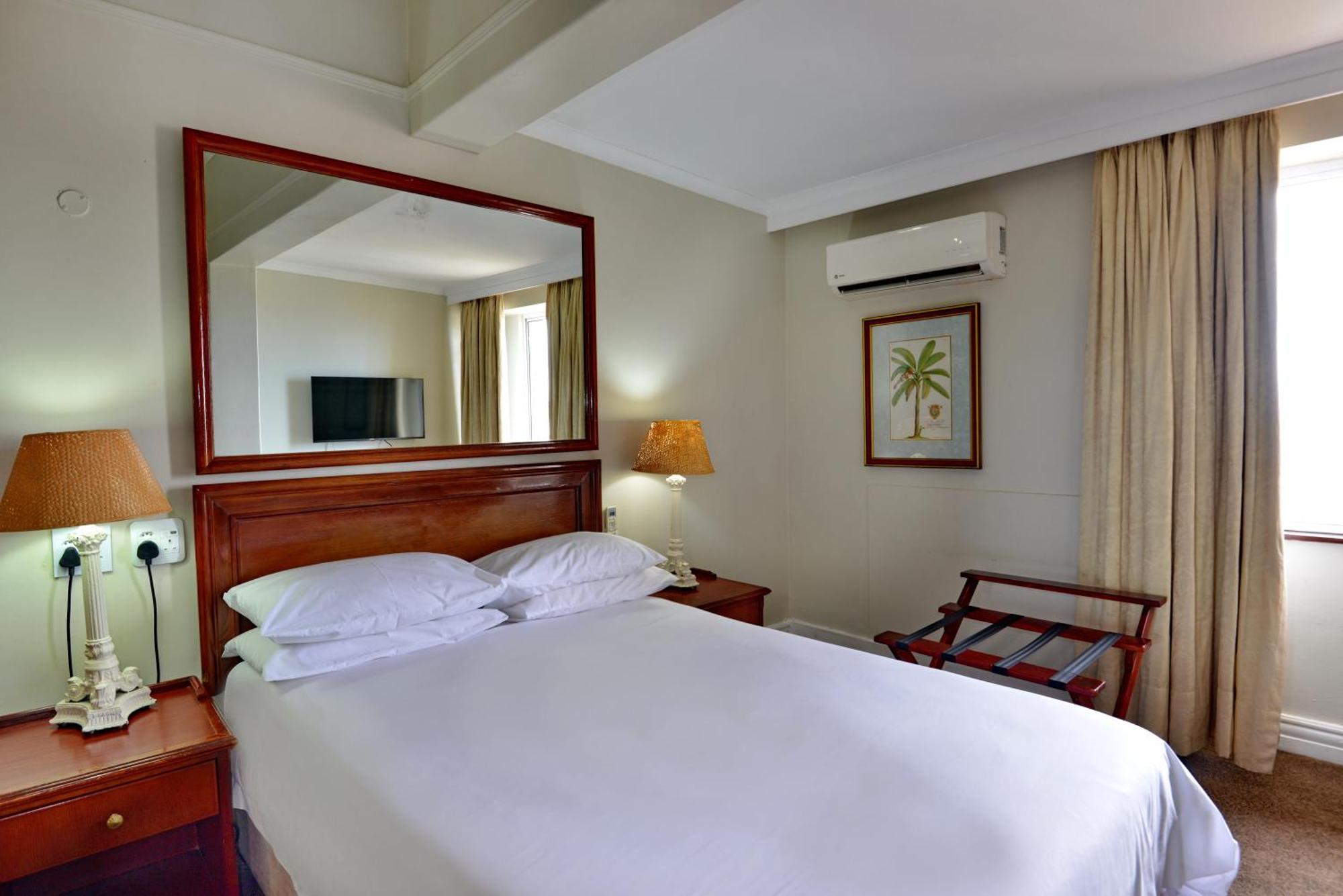 Hotel The Balmoral - Halaal Durban Esterno foto
