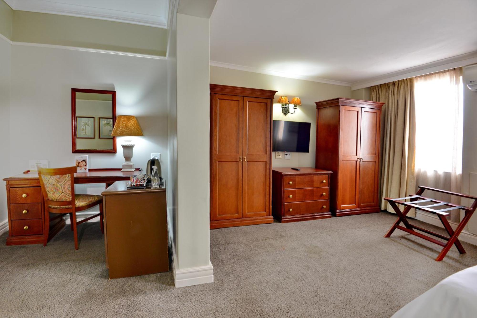 Hotel The Balmoral - Halaal Durban Esterno foto
