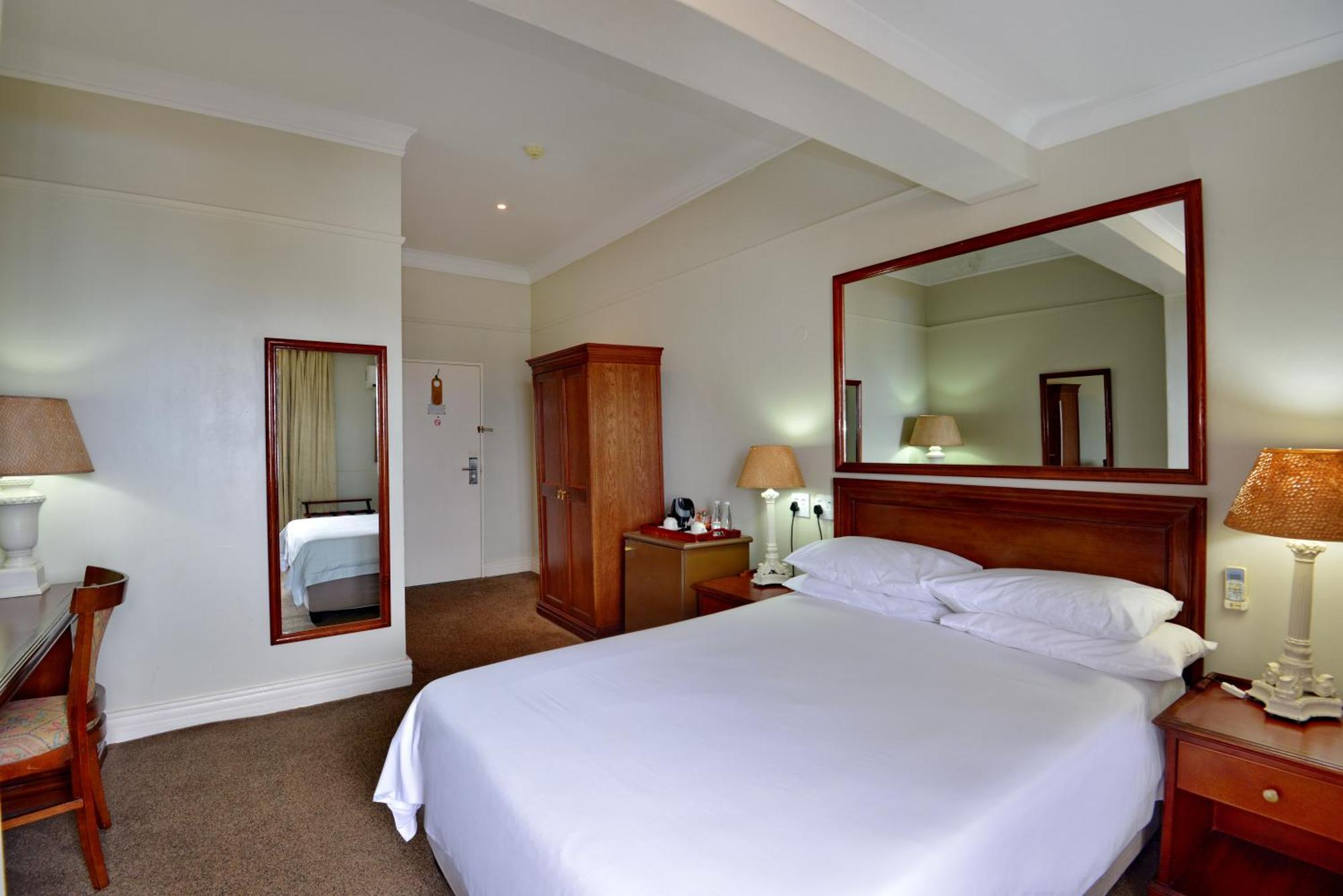 Hotel The Balmoral - Halaal Durban Esterno foto